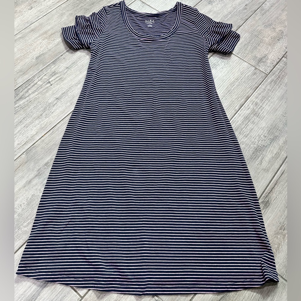 Isabel by Ingrid & Isabel maternity striped t-shirt dress, size S